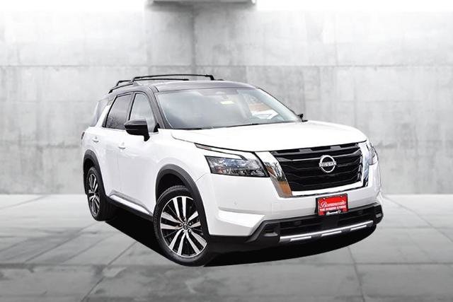 Certified 2025 Nissan Pathfinder Platinum image 2
