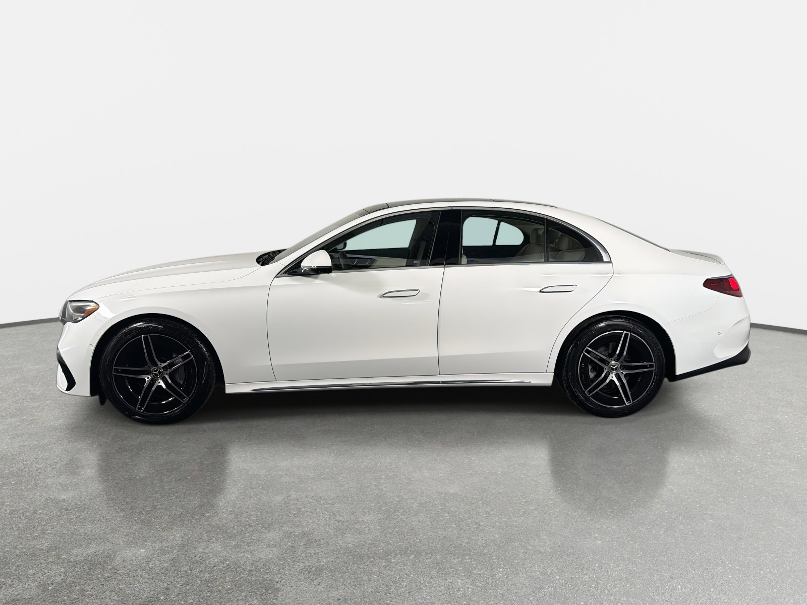 Used 2026 Mercedes-Benz E 350 4MATIC Sedan image 6