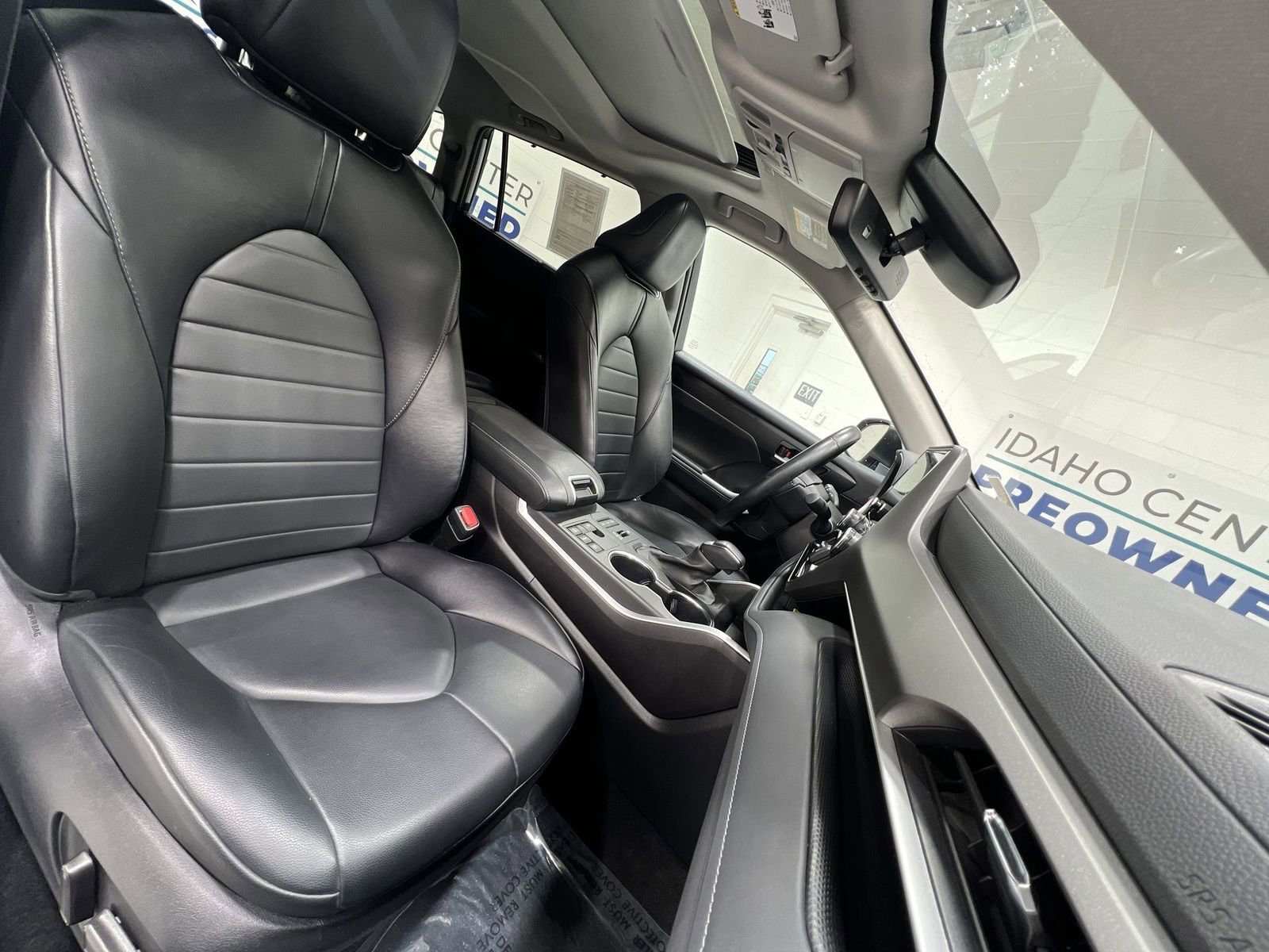 Used 2024 Toyota Highlander XLE image 25