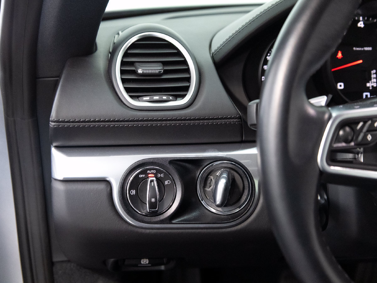 Certified 2024 Porsche 718 Cayman RWD image 28