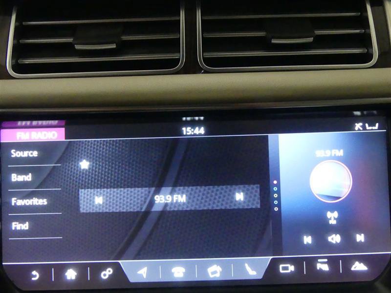 Used 2017 Land Rover Range Rover Supercharged AWD/4WD image 11