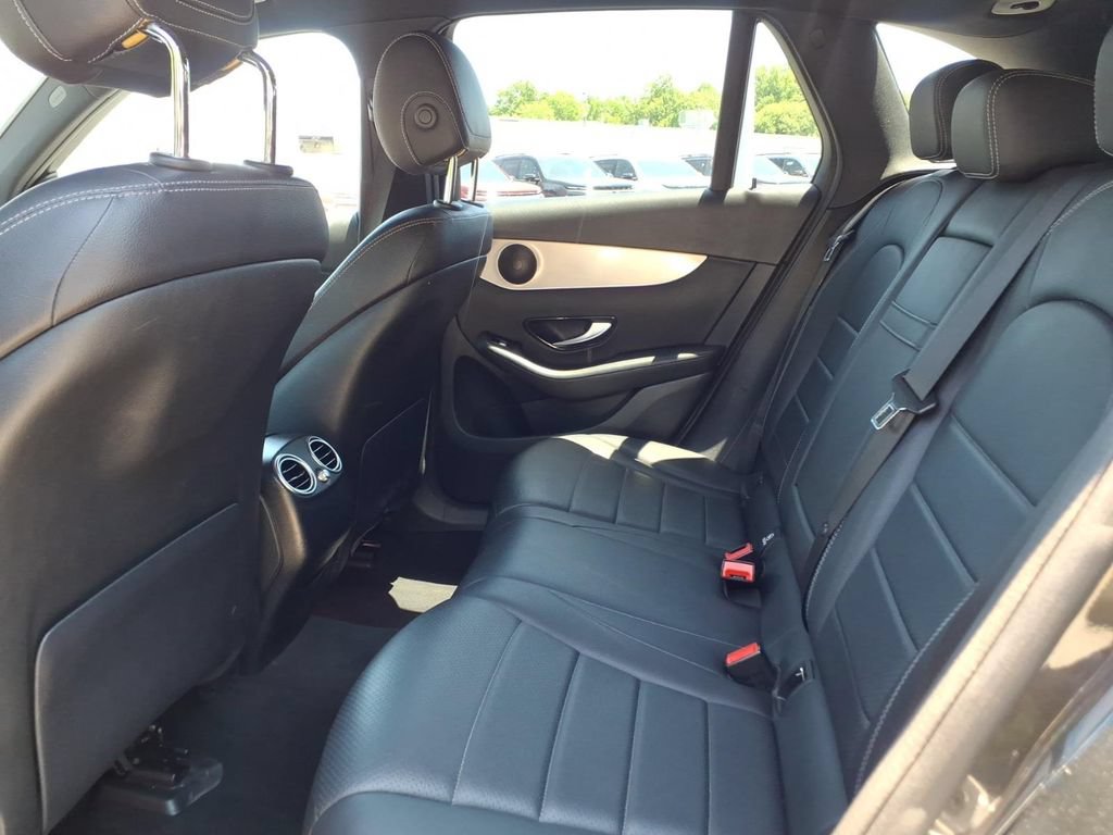Used 2021 Mercedes-Benz GLC 300 4MATIC image 16