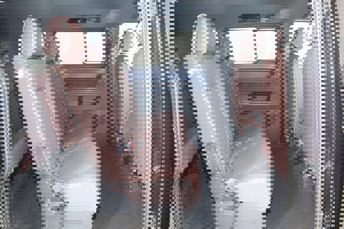 Used 2025 Volkswagen ID. Buzz Pro S image 14