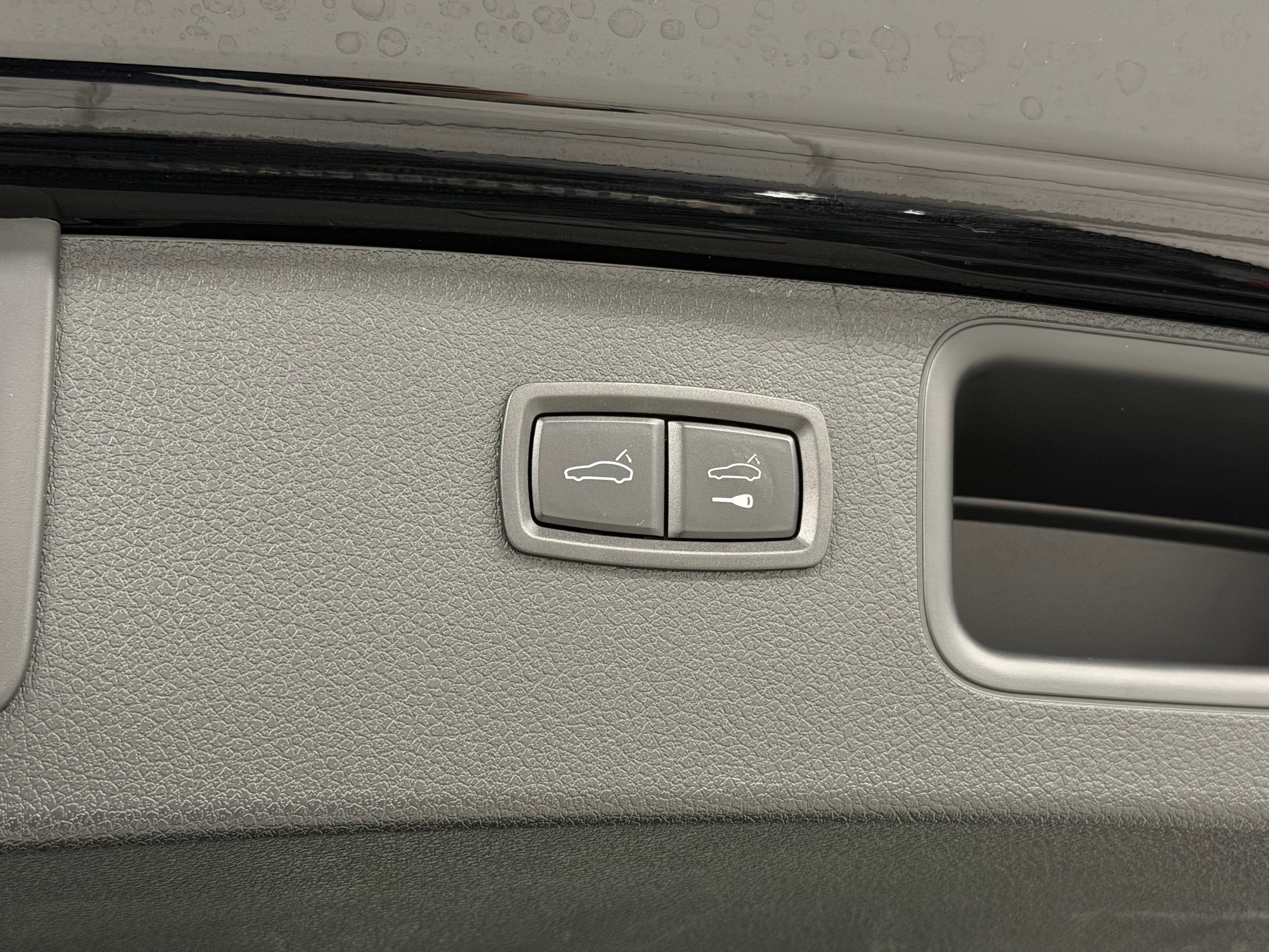 Certified 2025 Porsche Macan AWD/4WD image 60