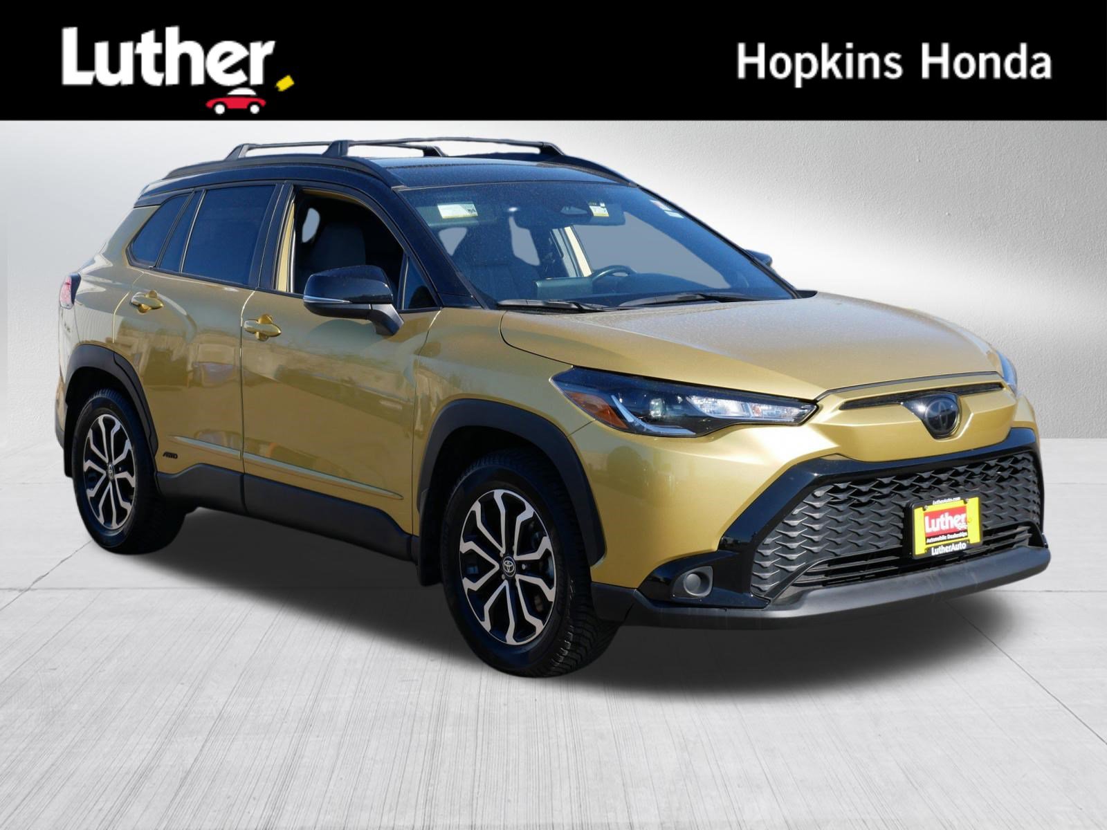 Used 2024 Toyota Corolla Cross SE w/ Moonroof Package AWD/4WD image 1