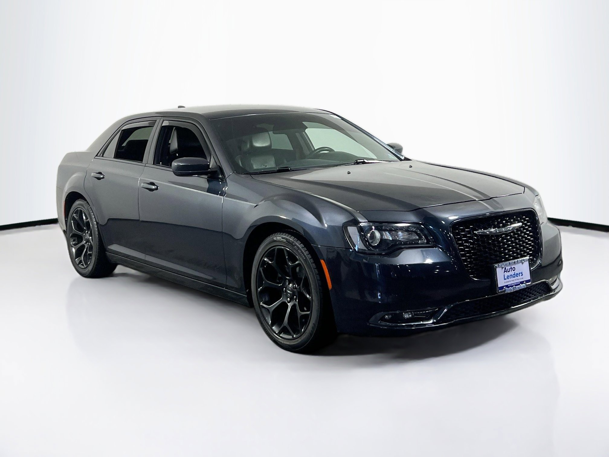 Used 2019 Chrysler 300 S image 3
