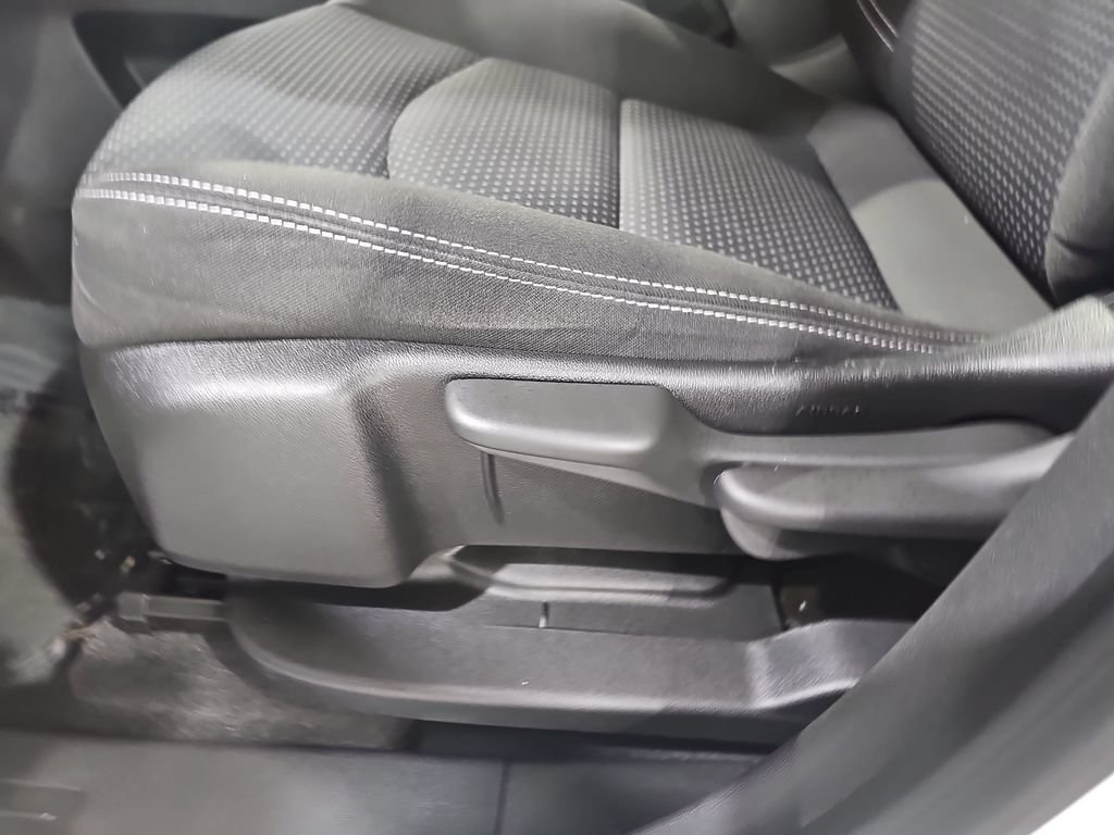 Used 2023 GMC Terrain SLE w/ LPO, Floor Liner Package AWD/4WD image 33