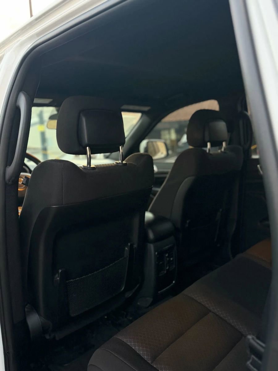 Used 2018 Jeep Grand Cherokee Laredo RWD image 14