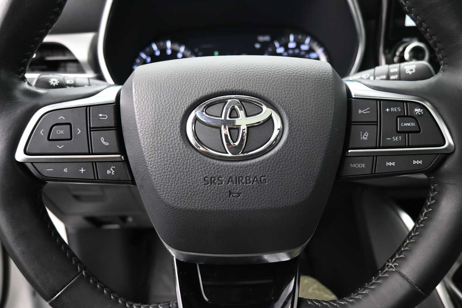Used 2020 Toyota Highlander Platinum AWD/4WD image 6