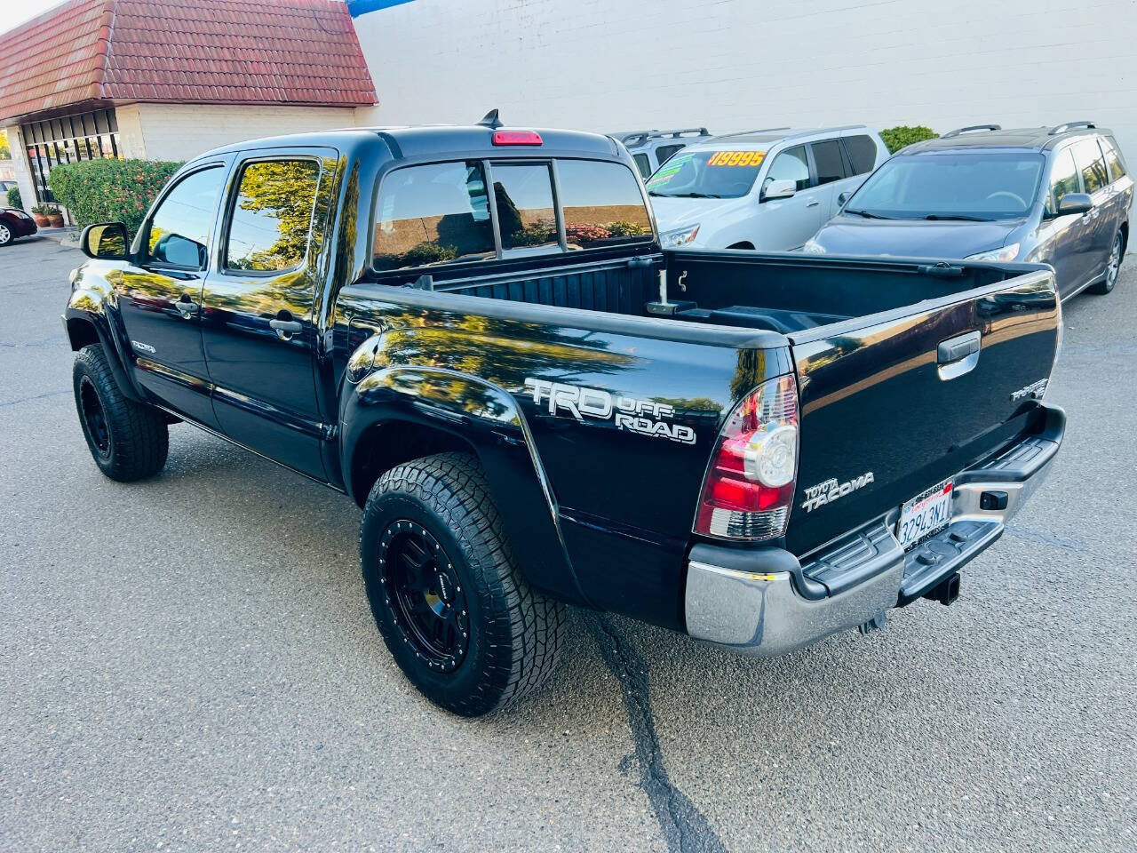 Used 2014 Toyota Tacoma PreRunner w/ TRD Off-Road Package RWD image 4
