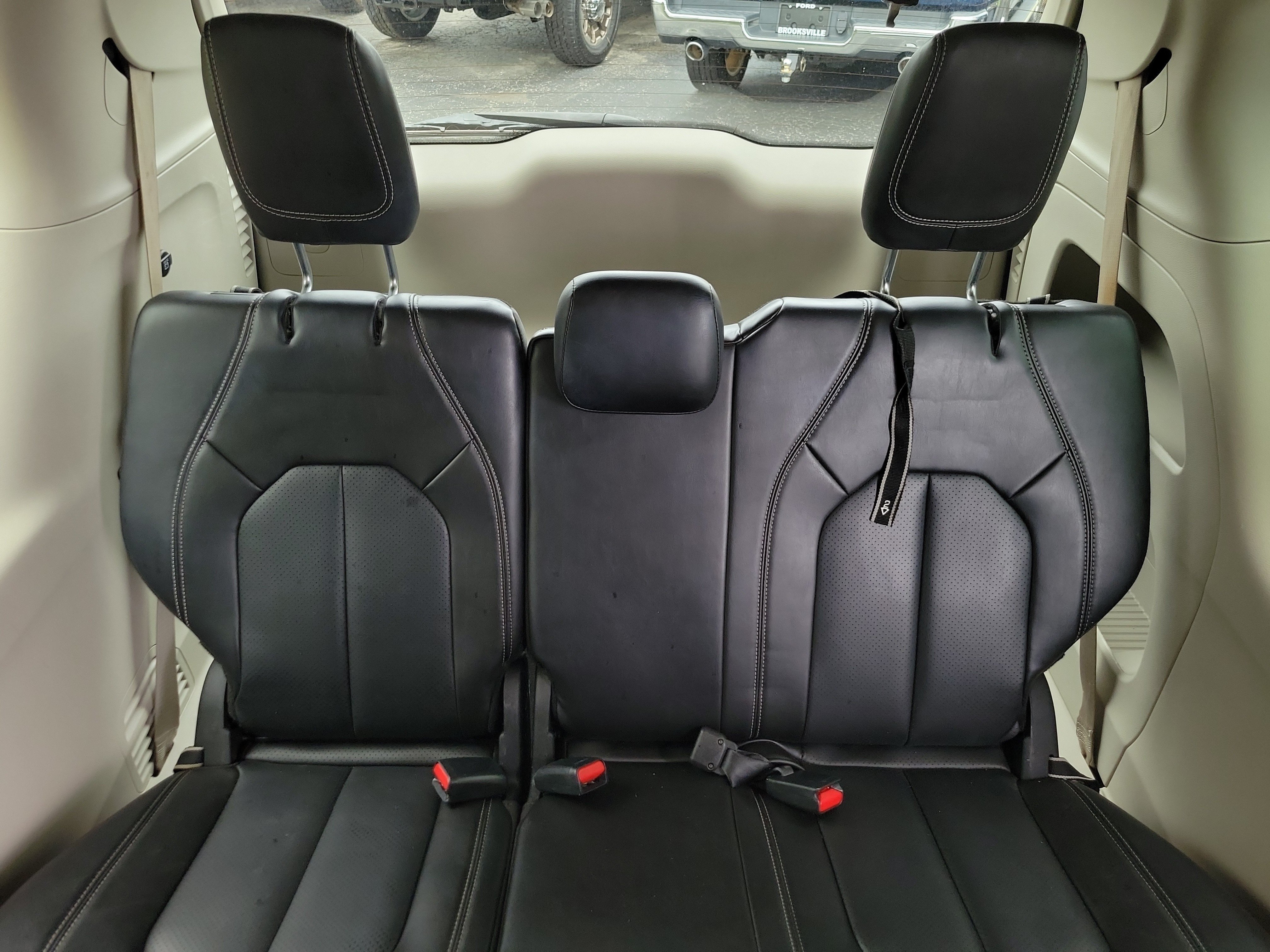 Used 2023 Chrysler Pacifica Touring-L FWD image 22