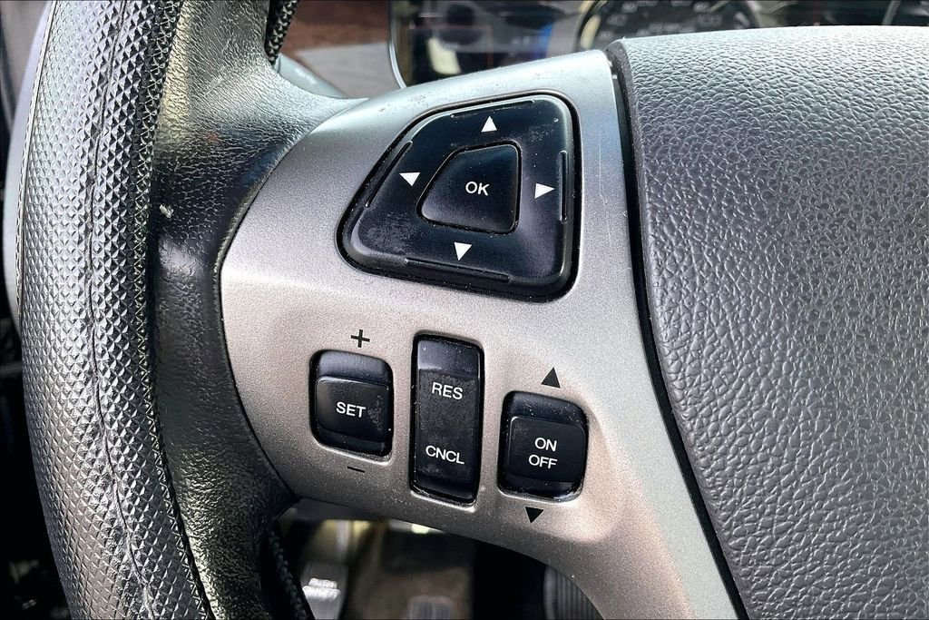 Used 2015 Ford Taurus Limited FWD image 13