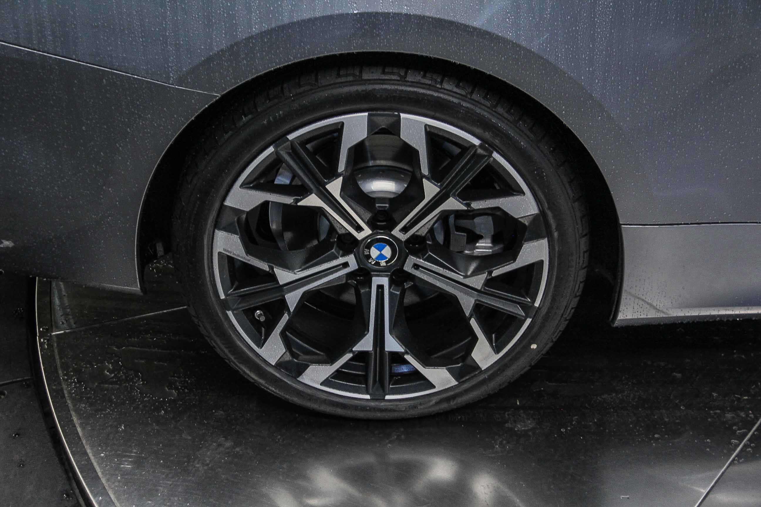 Used 2025 BMW 430i Convertible w/ Premium Package image 14