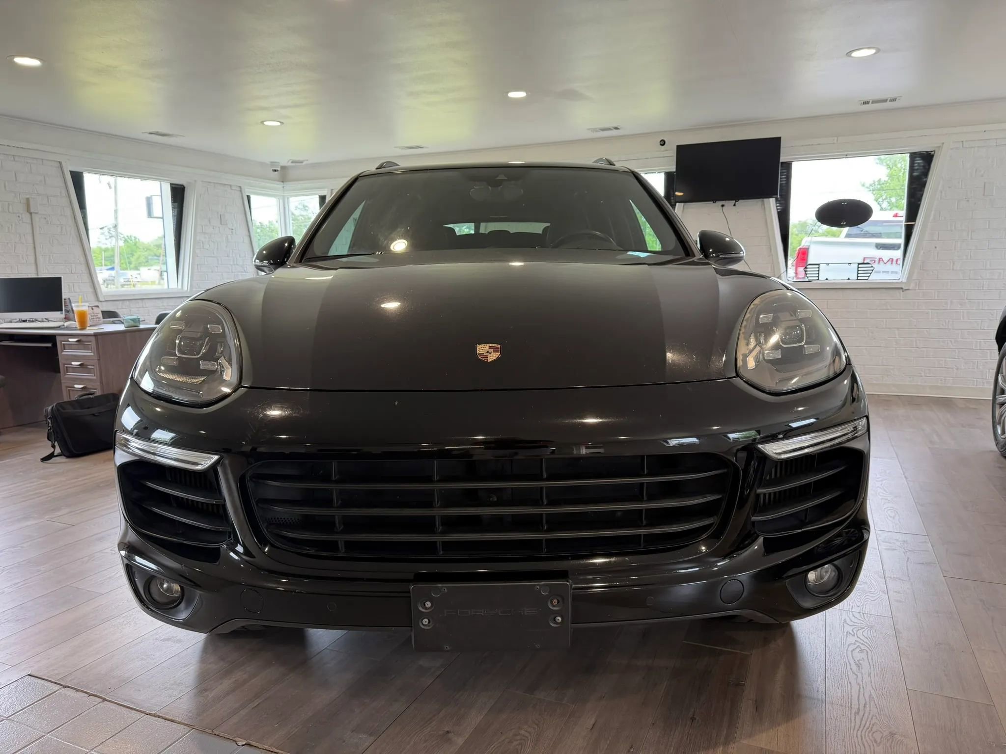 Used 2017 Porsche Cayenne S AWD/4WD image 7
