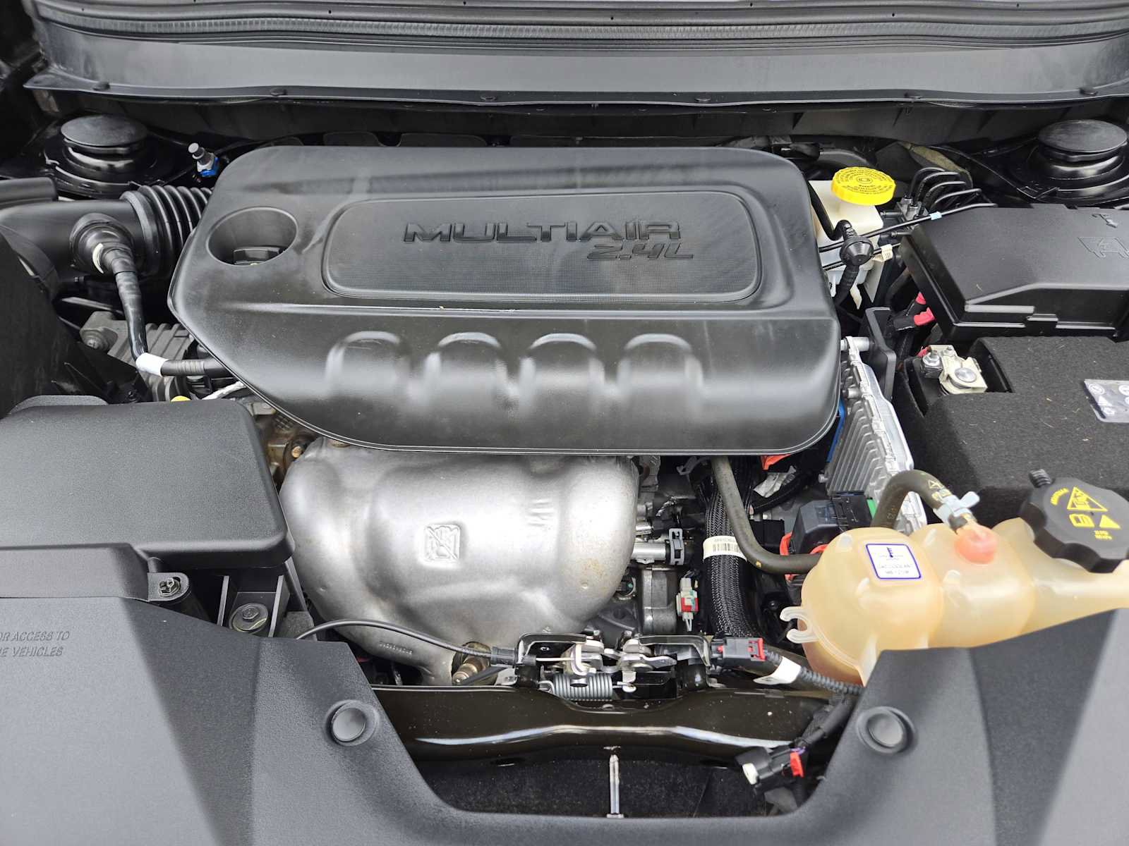 Used 2020 Jeep Cherokee Latitude Plus image 25