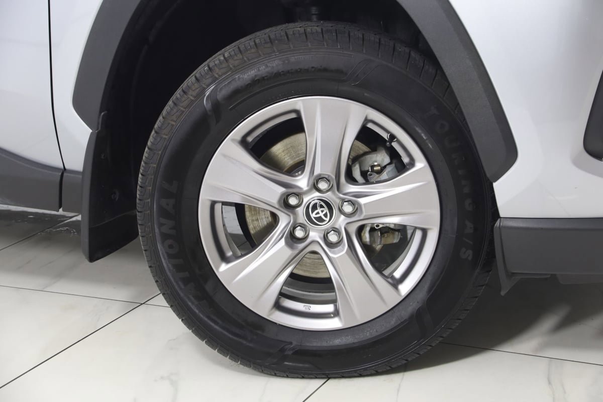 Used 2024 Toyota RAV4 XLE w/ Convenience Package AWD/4WD image 14