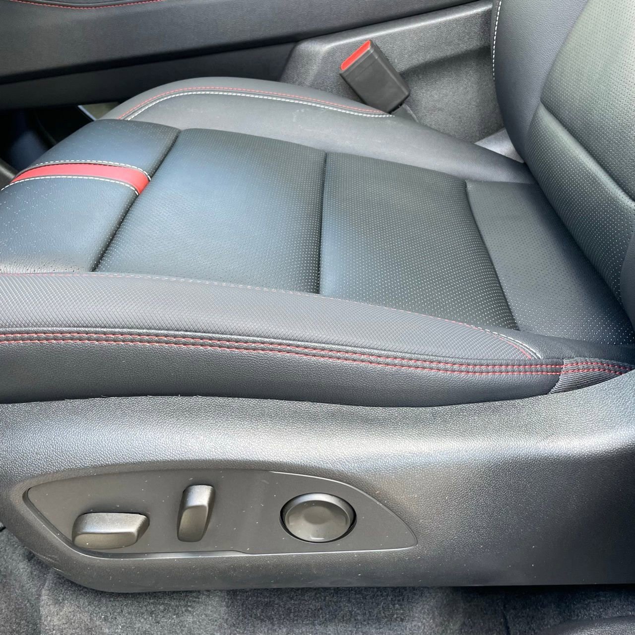 Used 2026 Chevrolet Traverse RS image 22