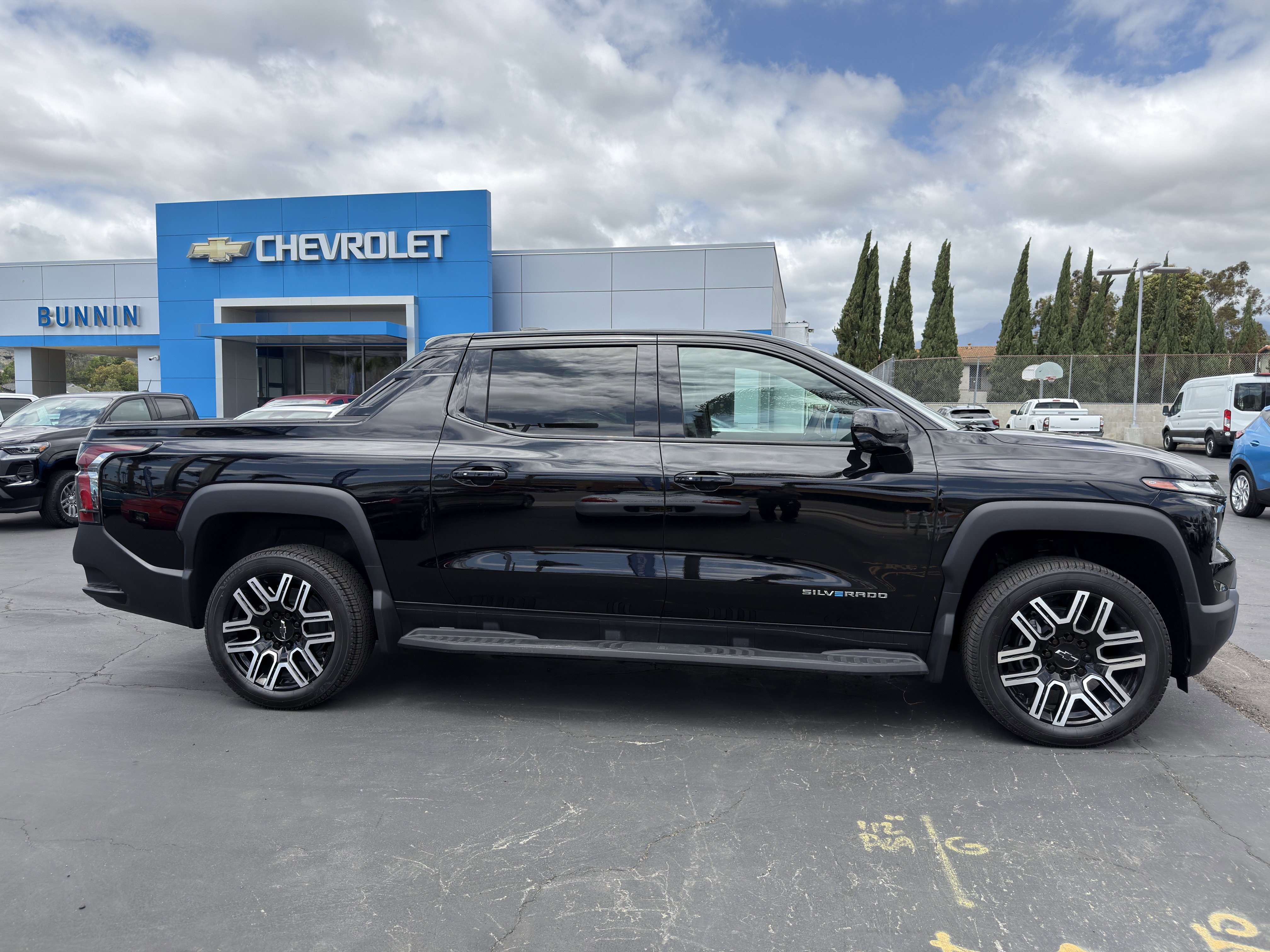 New 2026 Chevrolet Silverado EV LT AWD/4WD image 9