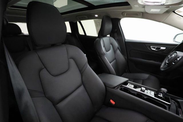 Used 2024 Volvo V60 B5 Cross Country Plus image 22