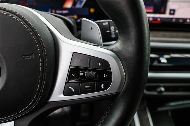 Used 2025 BMW X7 xDrive40i image 16