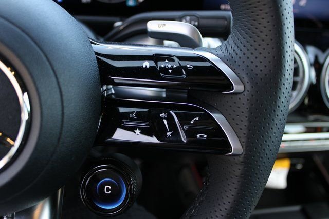 New 2024 Mercedes-Benz GLB 35 AMG 4MATIC image 21