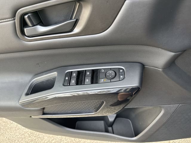 Used 2024 Nissan Pathfinder S image 27