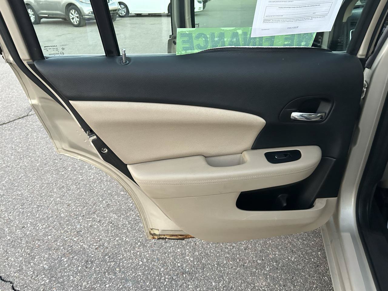 Used 2013 Chrysler 200 Touring FWD image 13