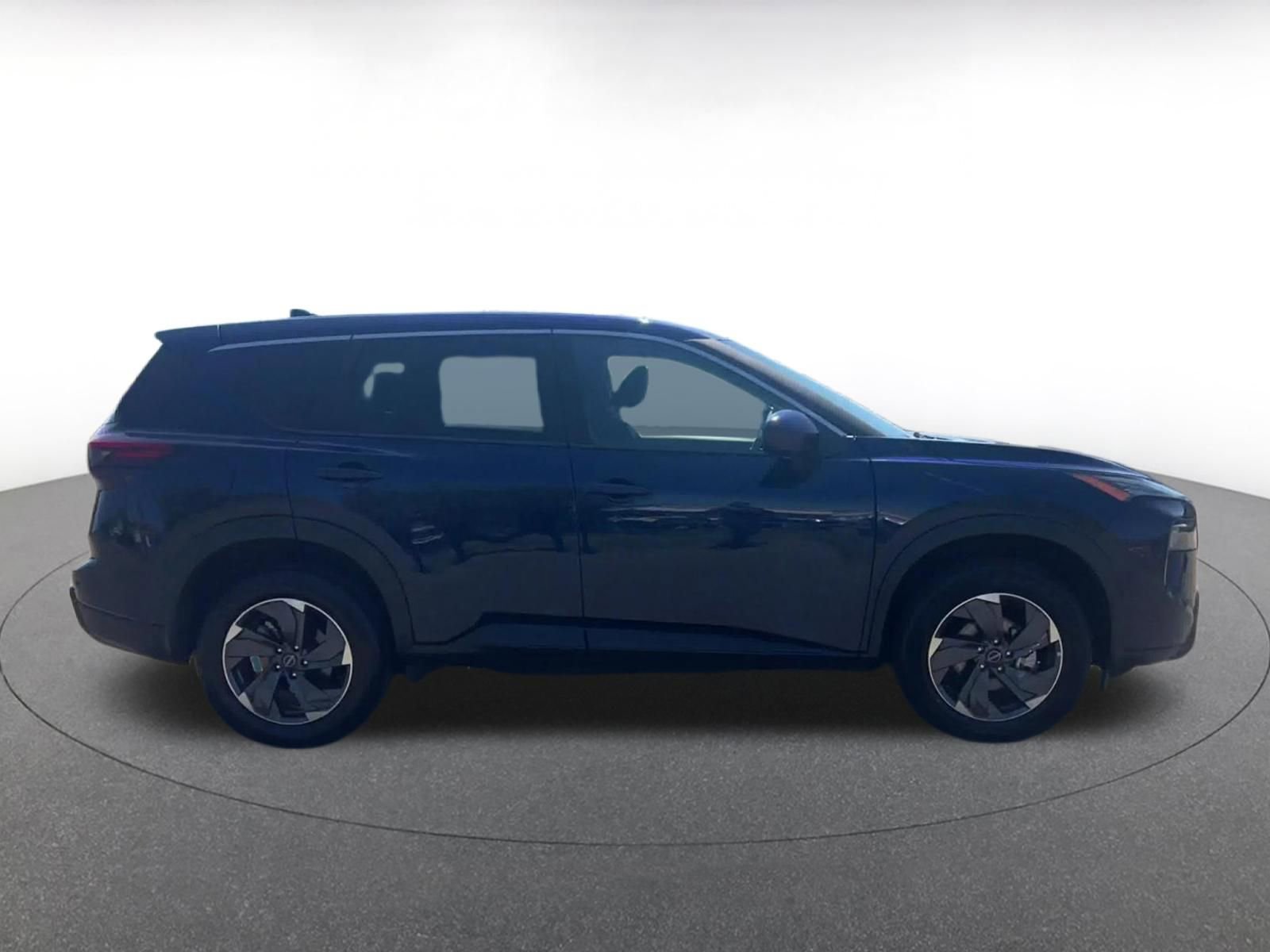 Used 2025 Nissan Rogue SV FWD image 16
