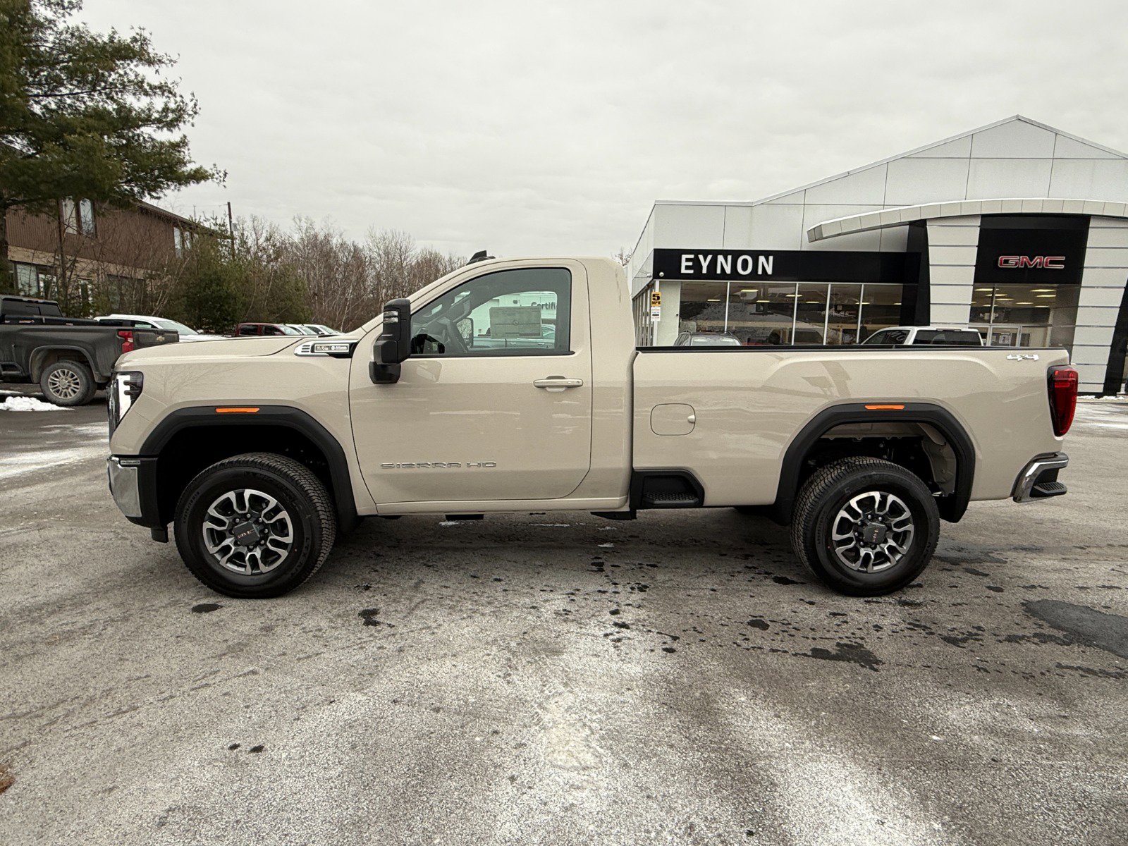 New 2026 GMC Sierra 3500 SLE image 2