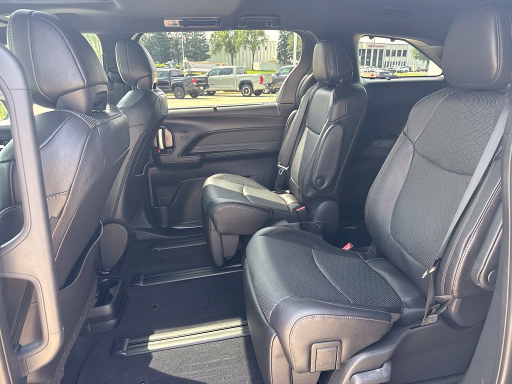 Certified 2025 Toyota Sienna Limited AWD/4WD image 10