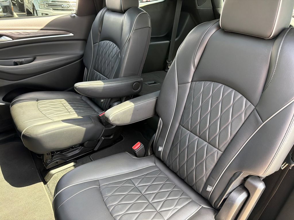 Used 2022 Buick Enclave Avenir w/ Avenir Technology Package AWD/4WD image 16