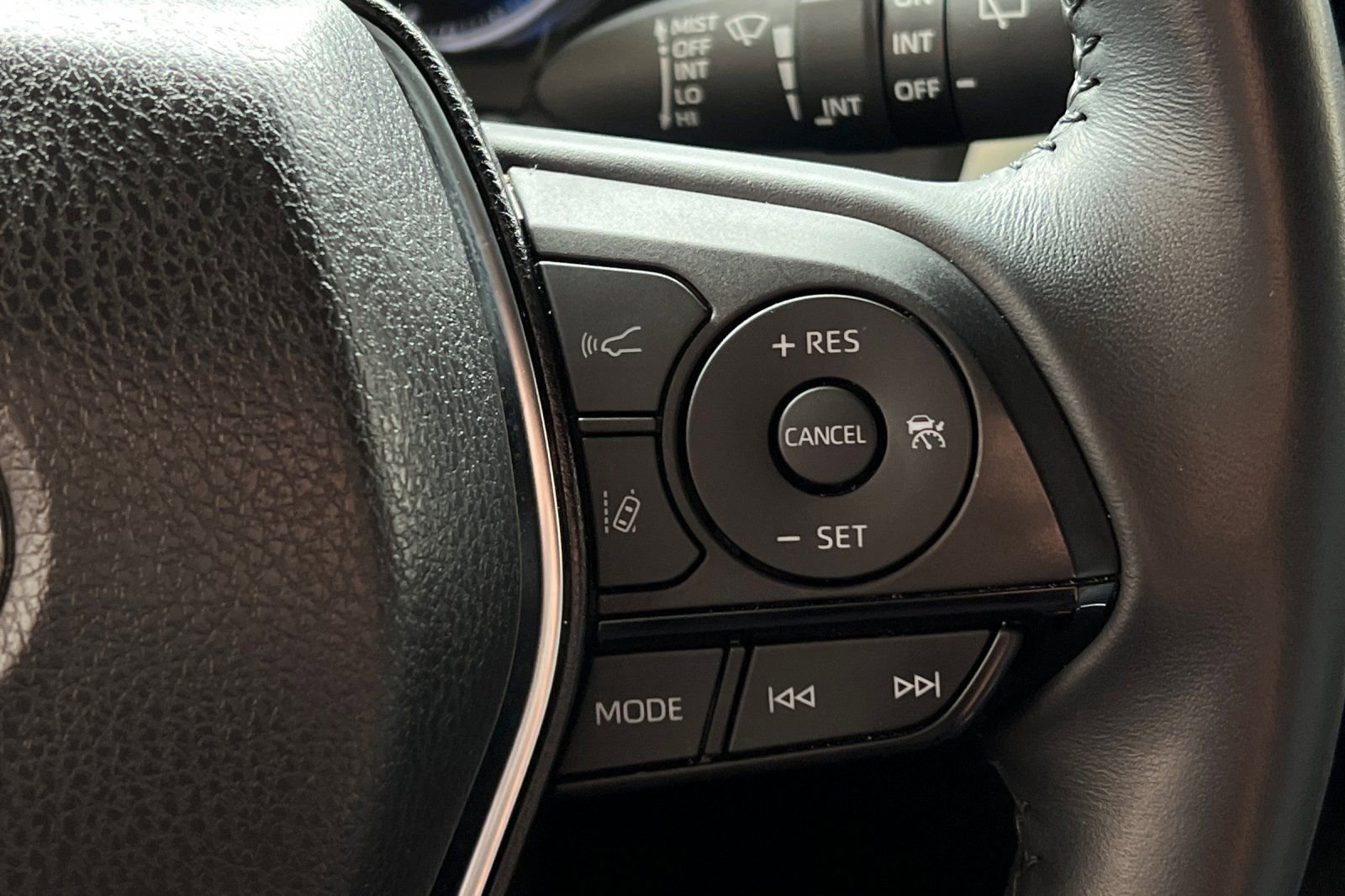 Used 2024 Toyota Venza XLE AWD/4WD image 28