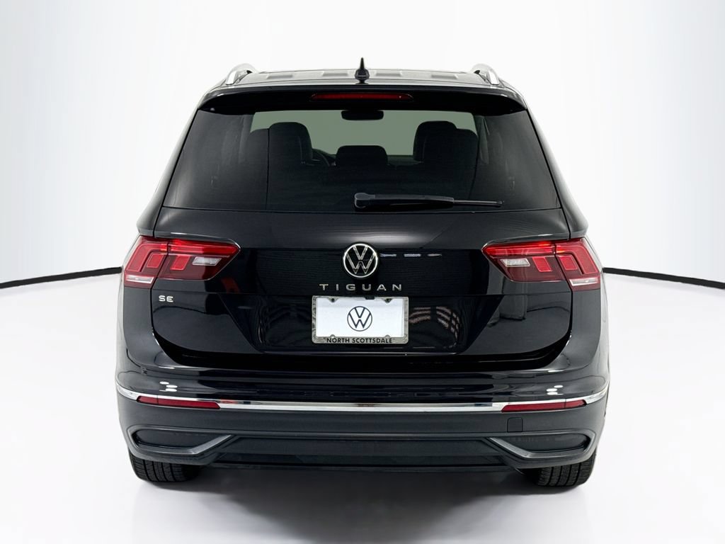 Used 2023 Volkswagen Tiguan SE w/ Panoramic Sunroof Package FWD image 6