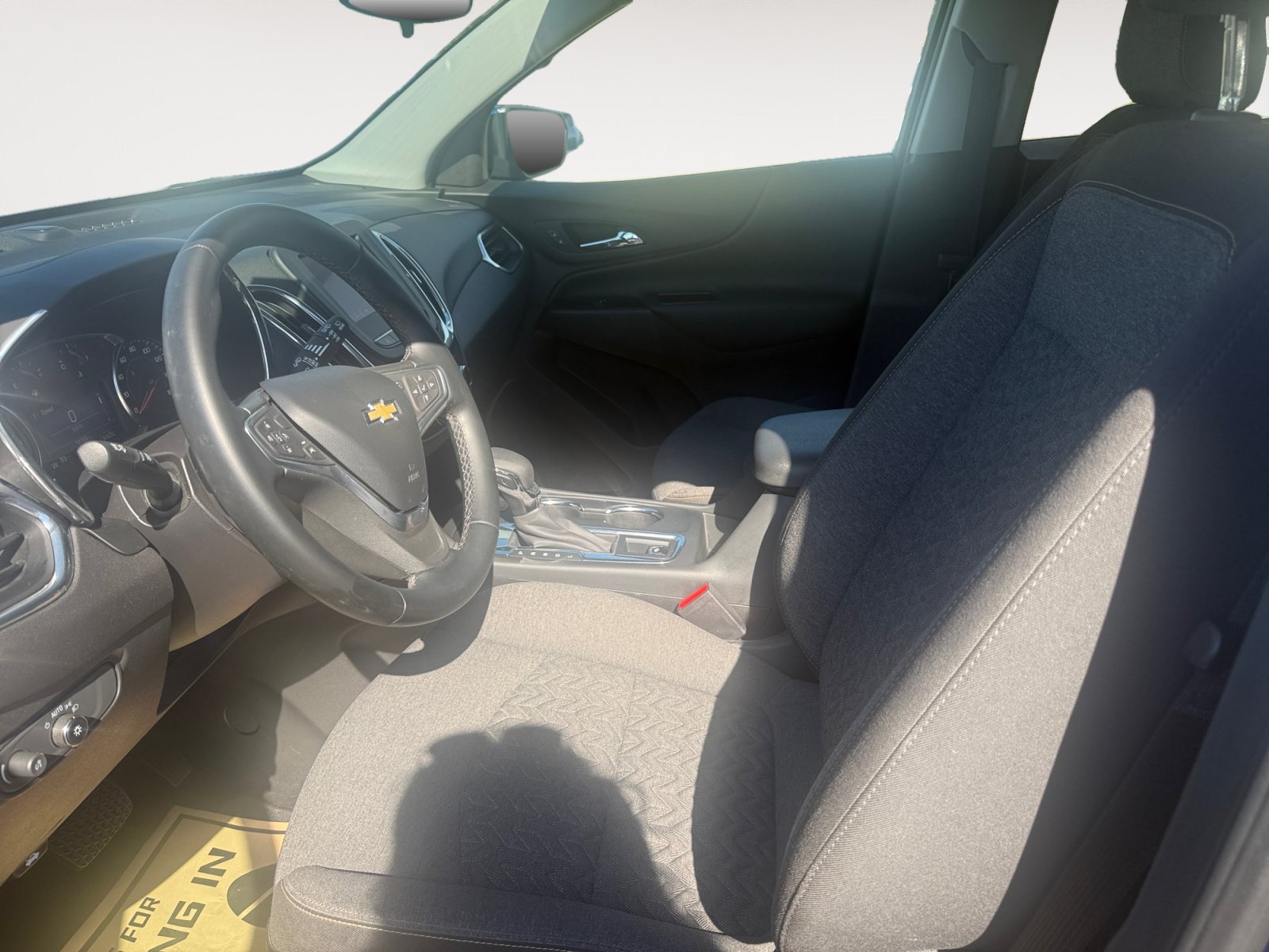 Used 2023 Chevrolet Equinox LT FWD image 3