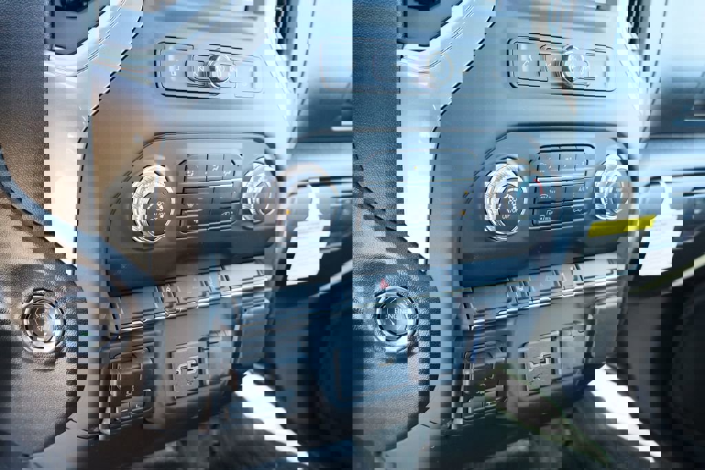 New 2026 GMC Sierra 3500 Pro w/ Convenience Package image 16