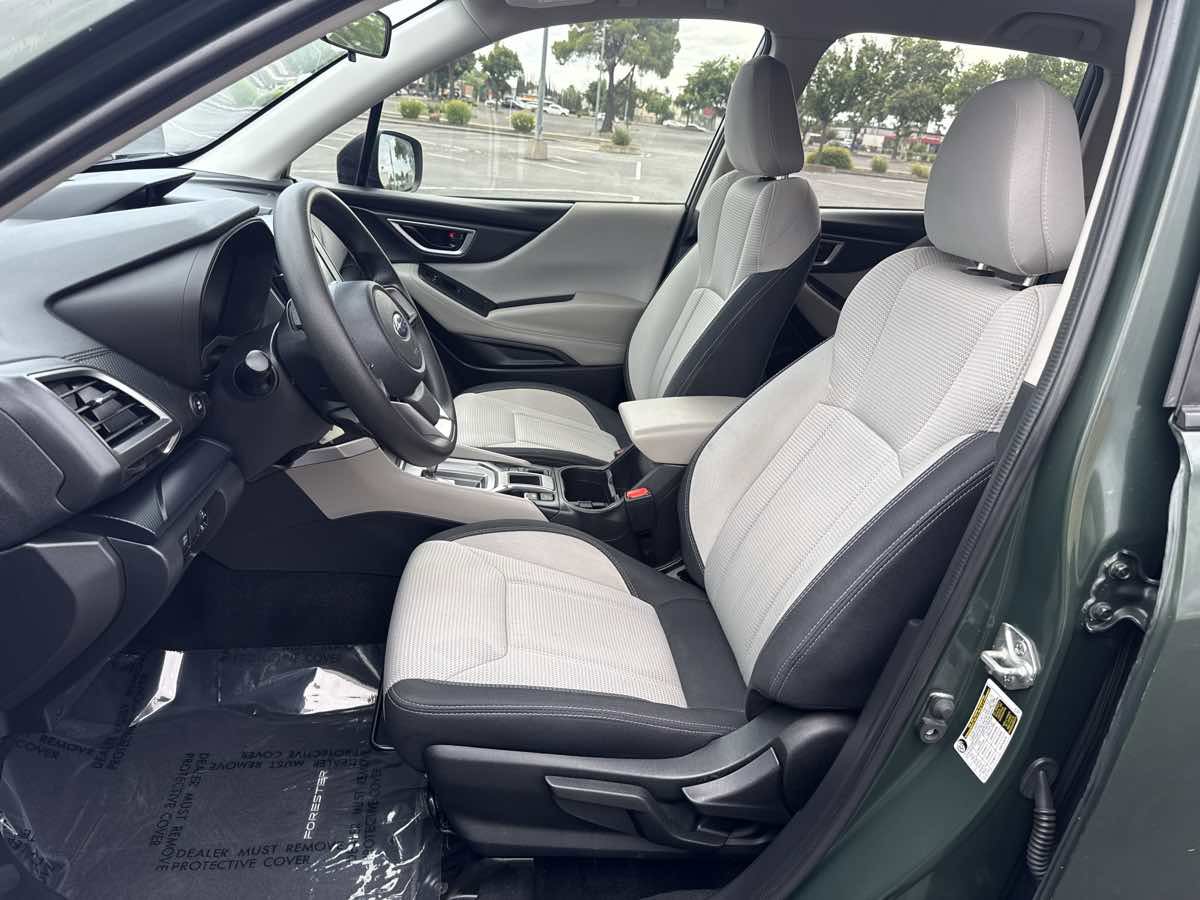 Used 2023 Subaru Forester Premium image 12
