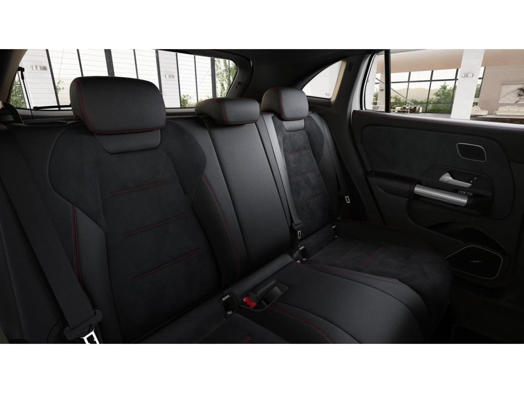 New 2026 Mercedes-Benz GLA 35 AMG 4MATIC image 5
