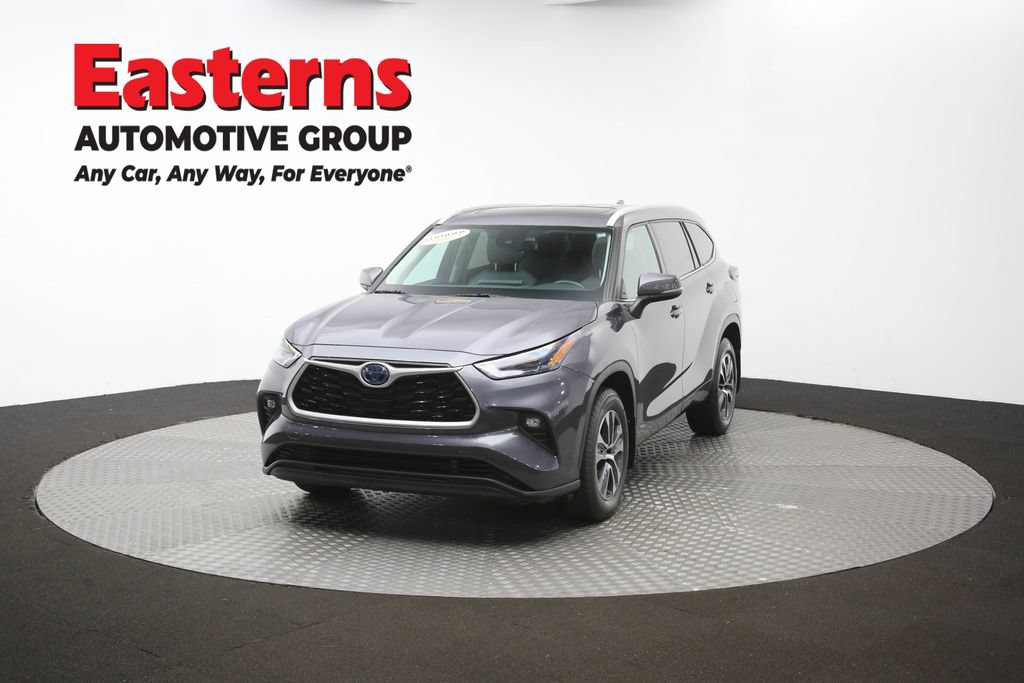 Used 2022 Toyota Highlander XLE AWD/4WD image 56