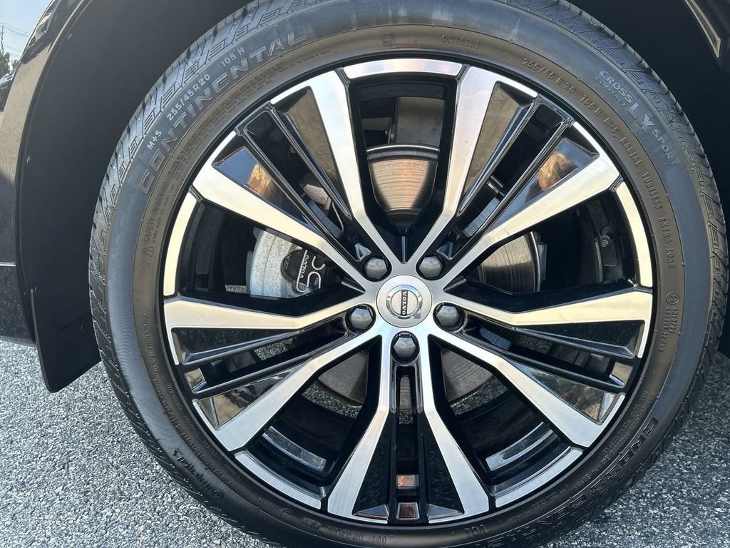 Certified 2024 Volvo XC60 B5 Plus w/ Climate Package AWD/4WD image 10