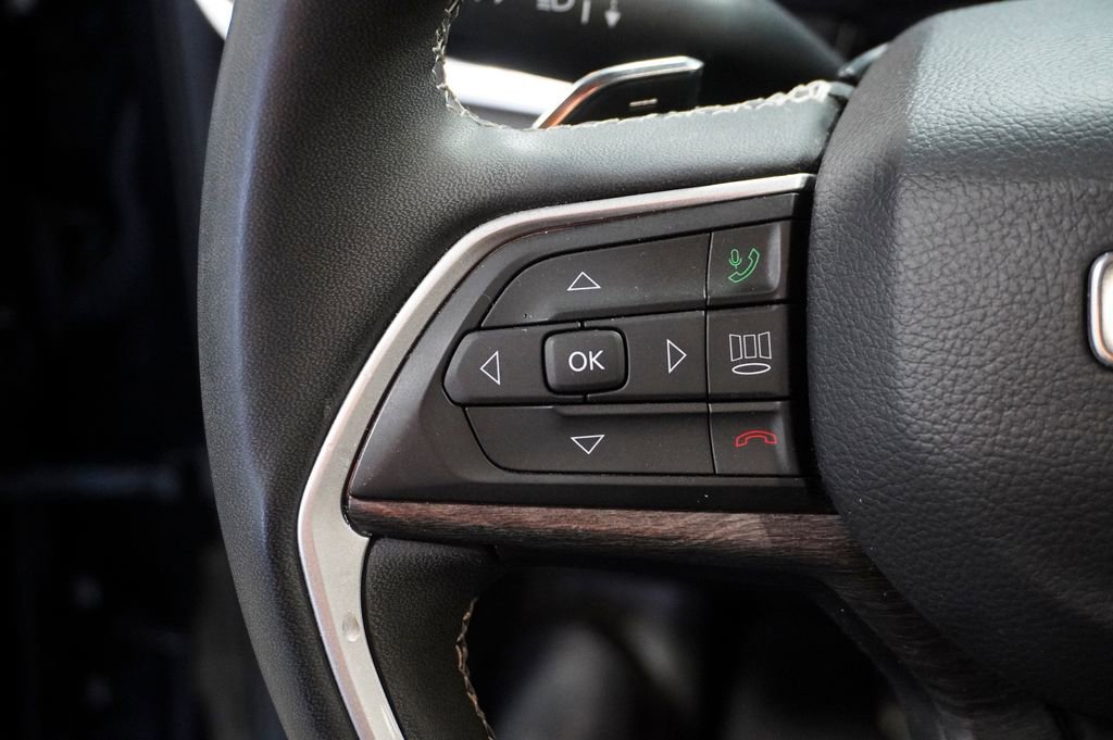 Used 2023 Jeep Grand Cherokee Limited w/ Luxury Tech Group II image 23