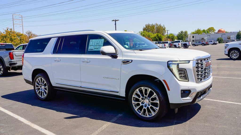 New 2026 GMC Yukon XL Denali w/ Denali Reserve Package AWD/4WD image 6