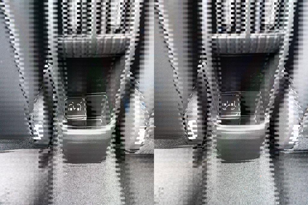 New 2026 Hyundai Kona SEL Premium image 16