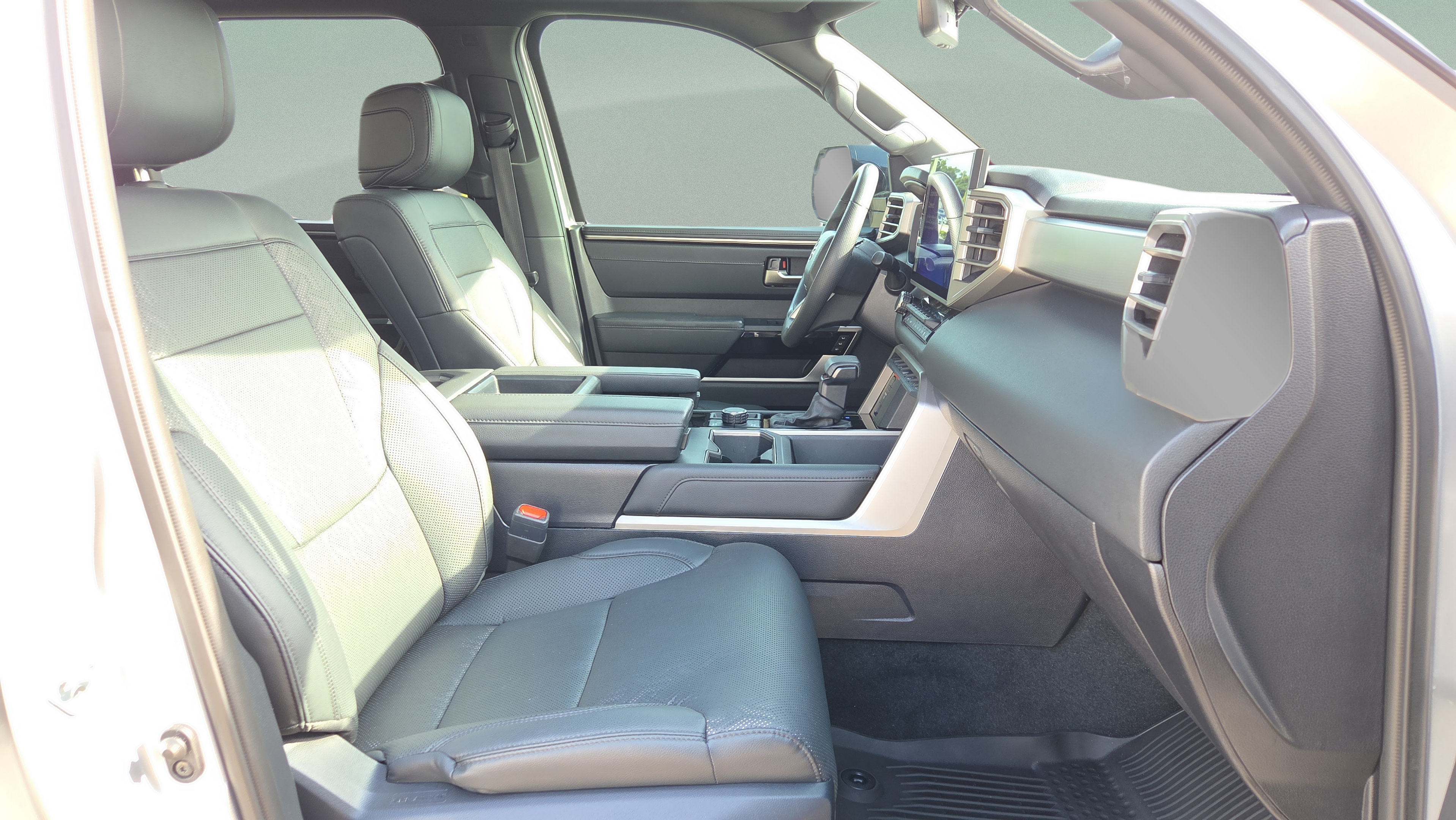 Certified 2025 Toyota Tundra Limited w/ TRD Off-Road Package AWD/4WD image 15
