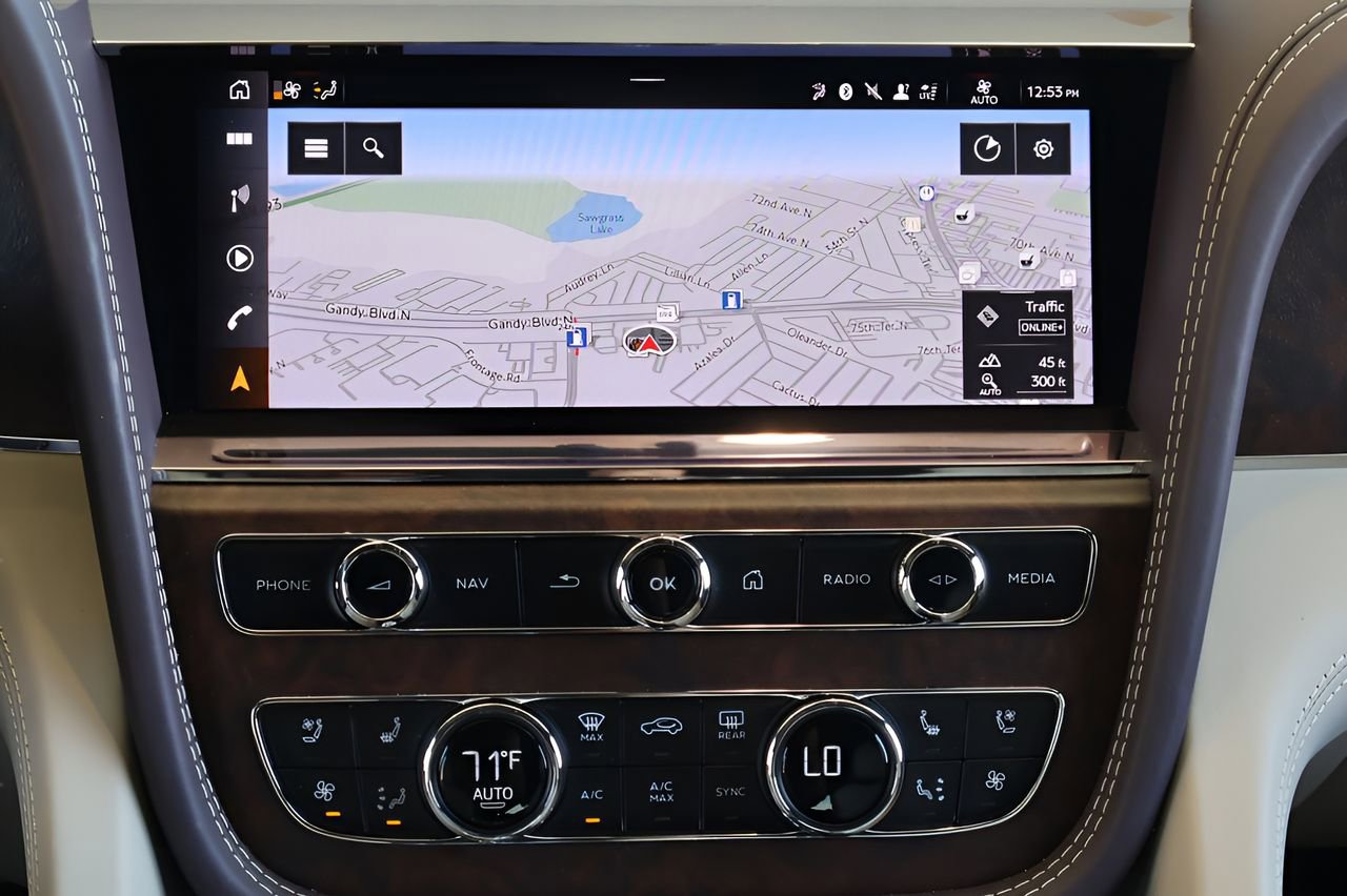 Used 2023 Bentley Bentayga Extended Wheelbase AWD/4WD image 17