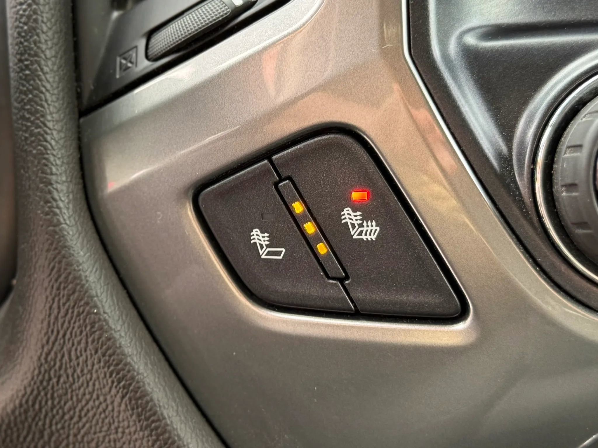 Used 2018 Chevrolet Silverado 1500 LT w/ All Star Edition AWD/4WD image 18