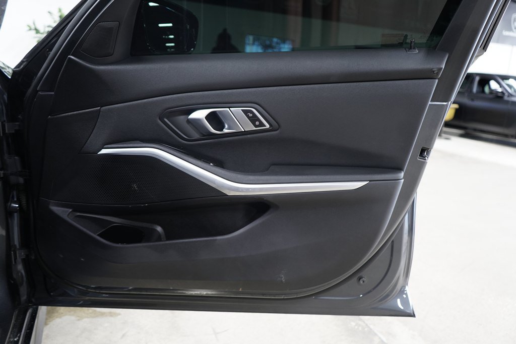 Used 2020 BMW M340i RWD image 27