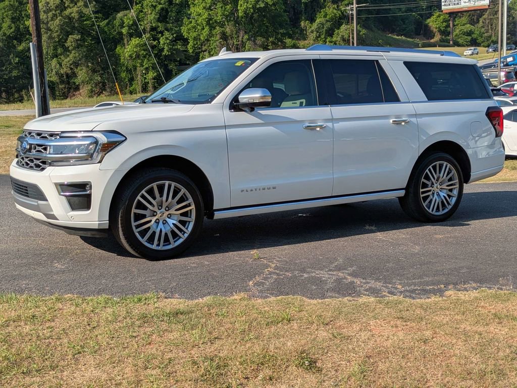 Used 2023 Ford Expedition Max Platinum RWD image 2
