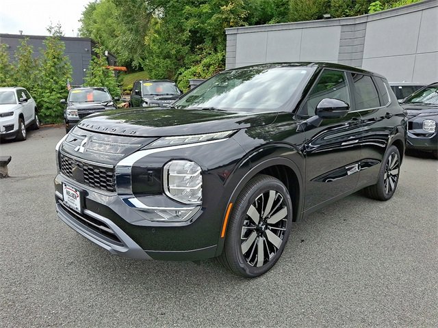 New 2025 Mitsubishi Outlander SE image 2