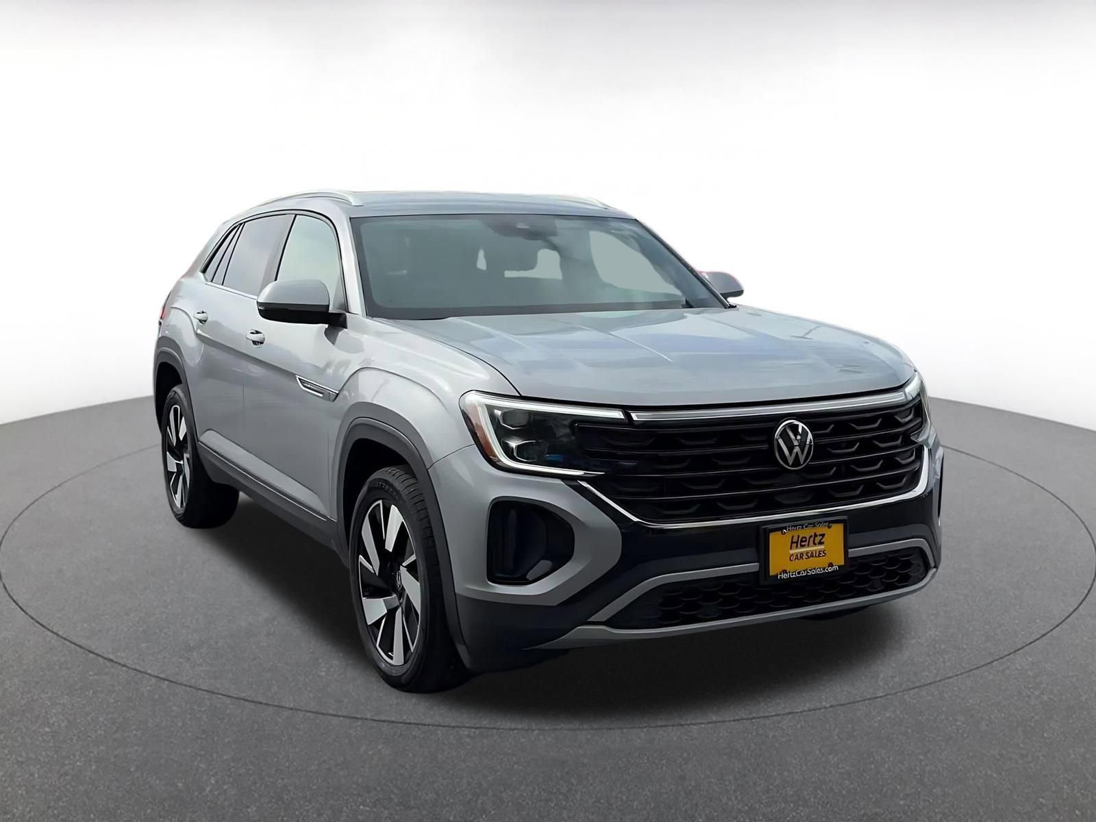 Used 2025 Volkswagen Atlas Cross Sport SE image 3