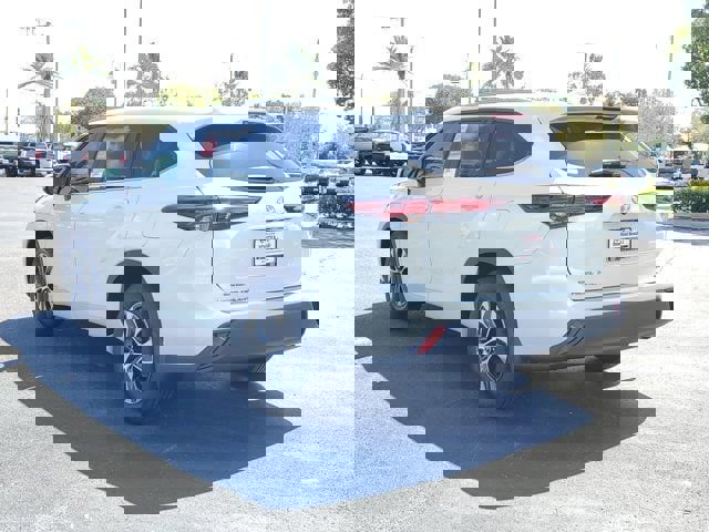 New 2026 Toyota Highlander XLE image 3